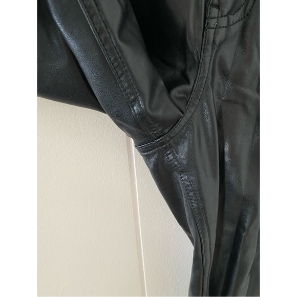 Abercrombie The 90's Straight Ultra High Rise Curve Love Leather Pants Size 27 - Picture 3 of 7